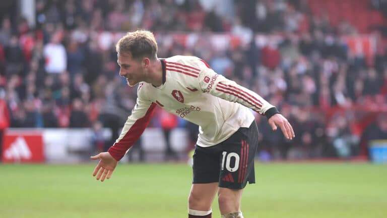 Мак Аллистер вырвал победу: Ливерпуль дожал Ноттингем Форест после ВАР-драмы