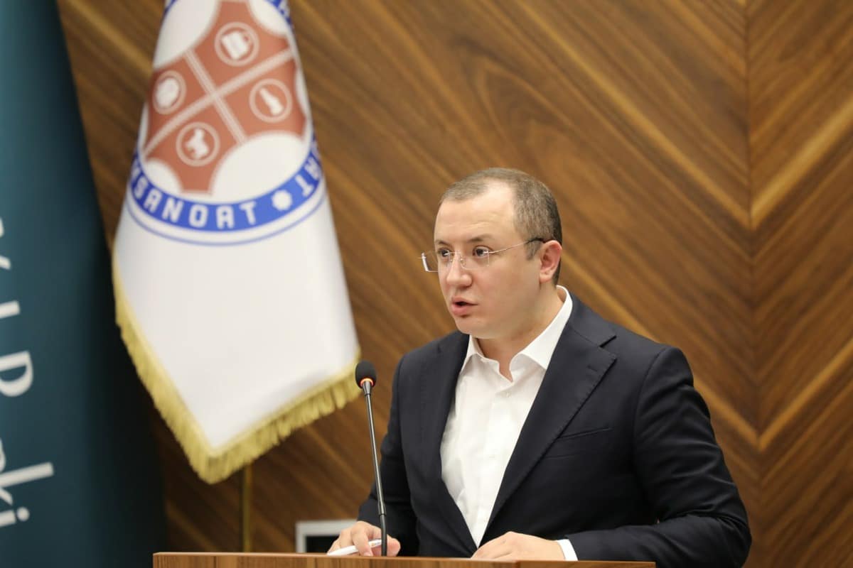 Акбар Султанов
