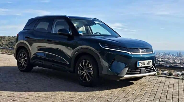 Обзор BYD Yuan Up DMi — гибрид, который меняет правила игры