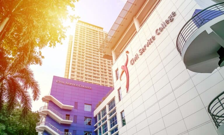 Британский колледж поможет в обучении хокимов