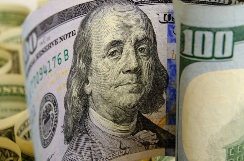 Bir haftada dollar qariyb 76 so‘mga arzonlashdi