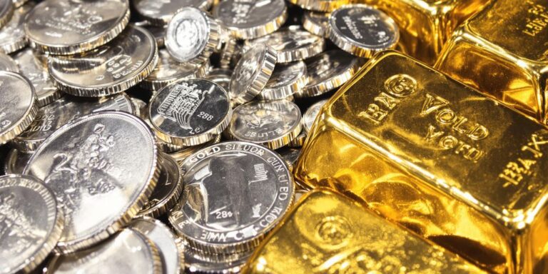 Oltin va kumush texnologik aksiyalar inqirozi fonida haftalik pasayishni qayd etdi