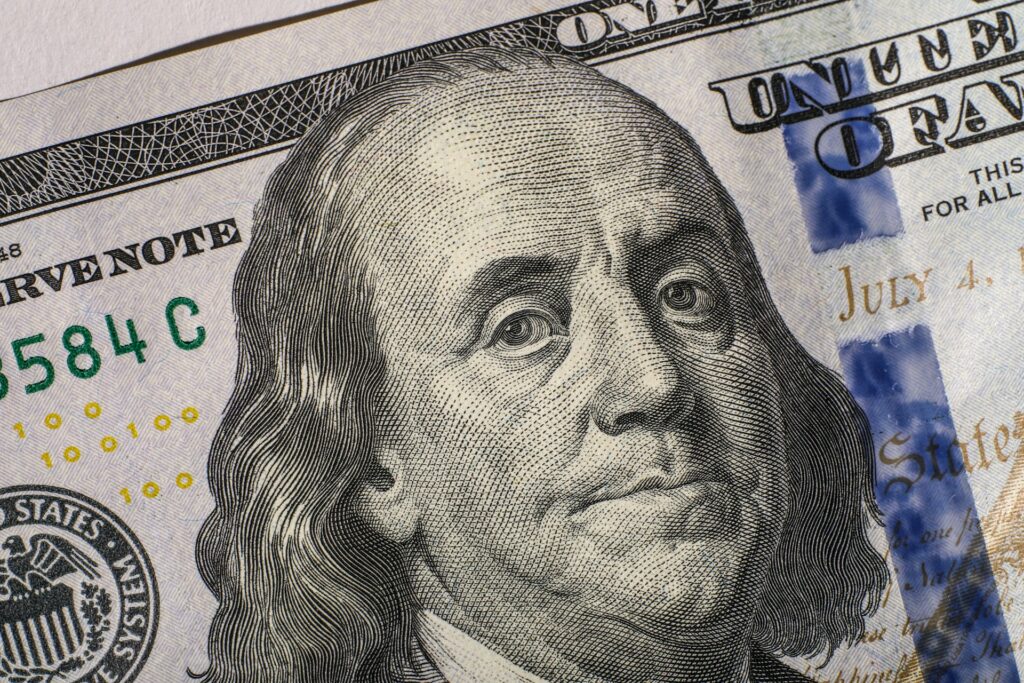 Доллар в Узбекистане