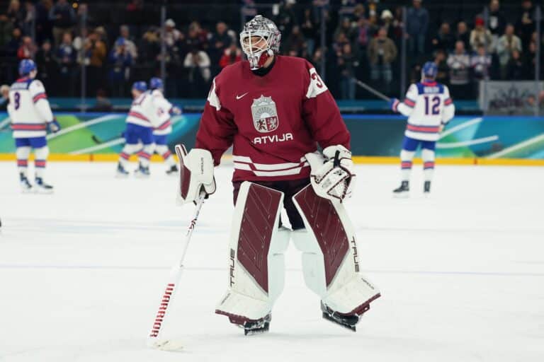 США смяли Латвию во втором и третьем периодах