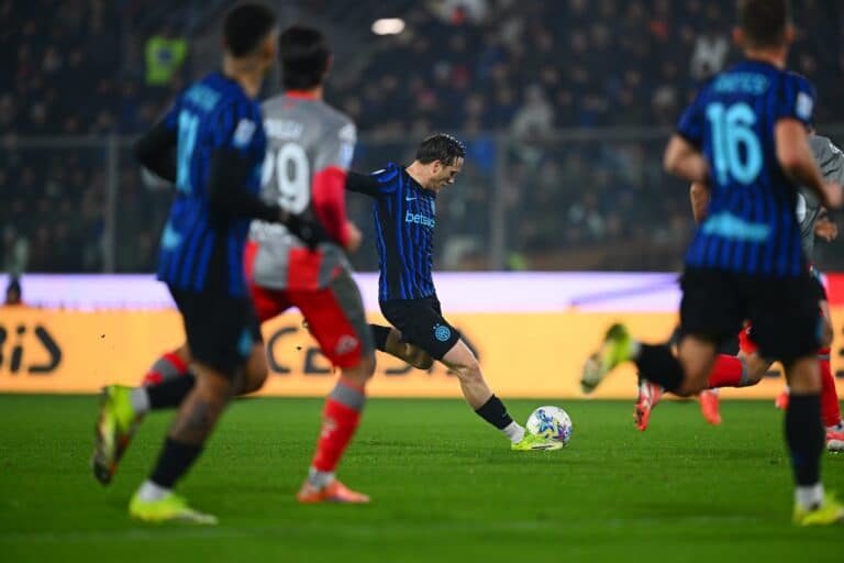 Интер хладнокровно разобрал Кремонезе в гостях