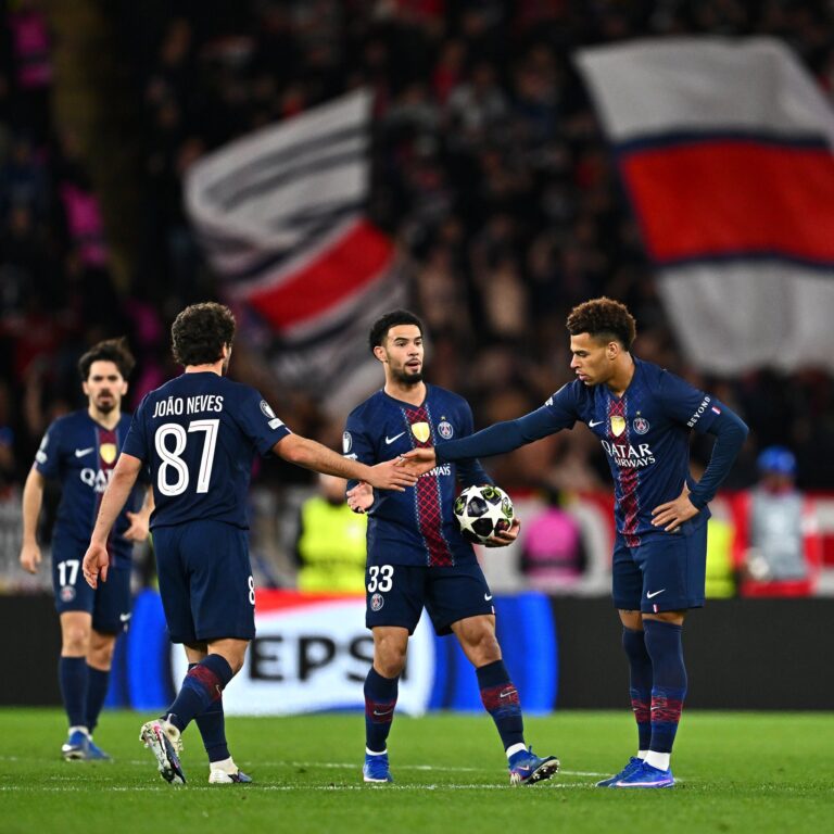 Сафонов скучал у ворот: ПСЖ без нервов разобрал Мец и вернулся на вершину
