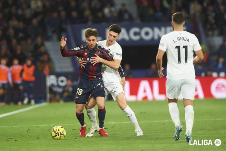 Дерби на нервах — Валенсия вырвала победу у Леванте после VAR