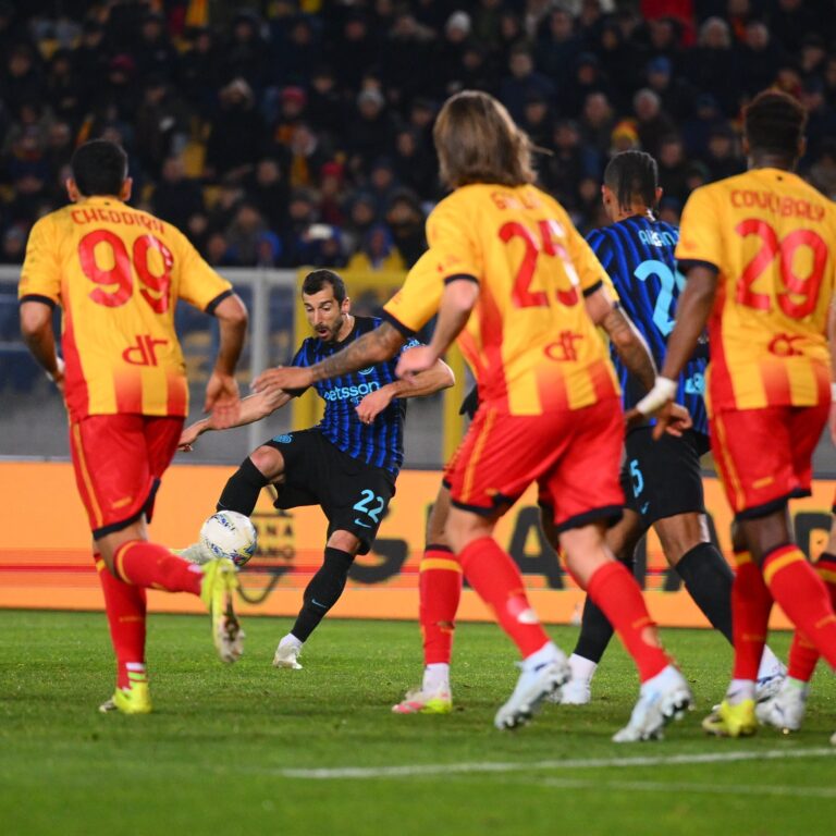 Интер дожал Лечче во втором тайме: Мхитарян и Аканджи принесли победу