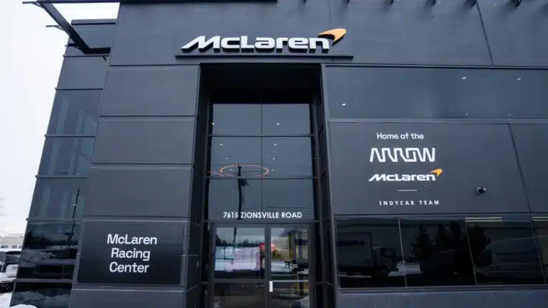 Arrow McLaren открыл гоночный центр в Индианаполисе