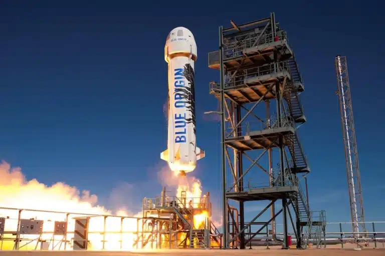 Blue Origin Безоса не будет посылать туристов в космос два года ради NASA