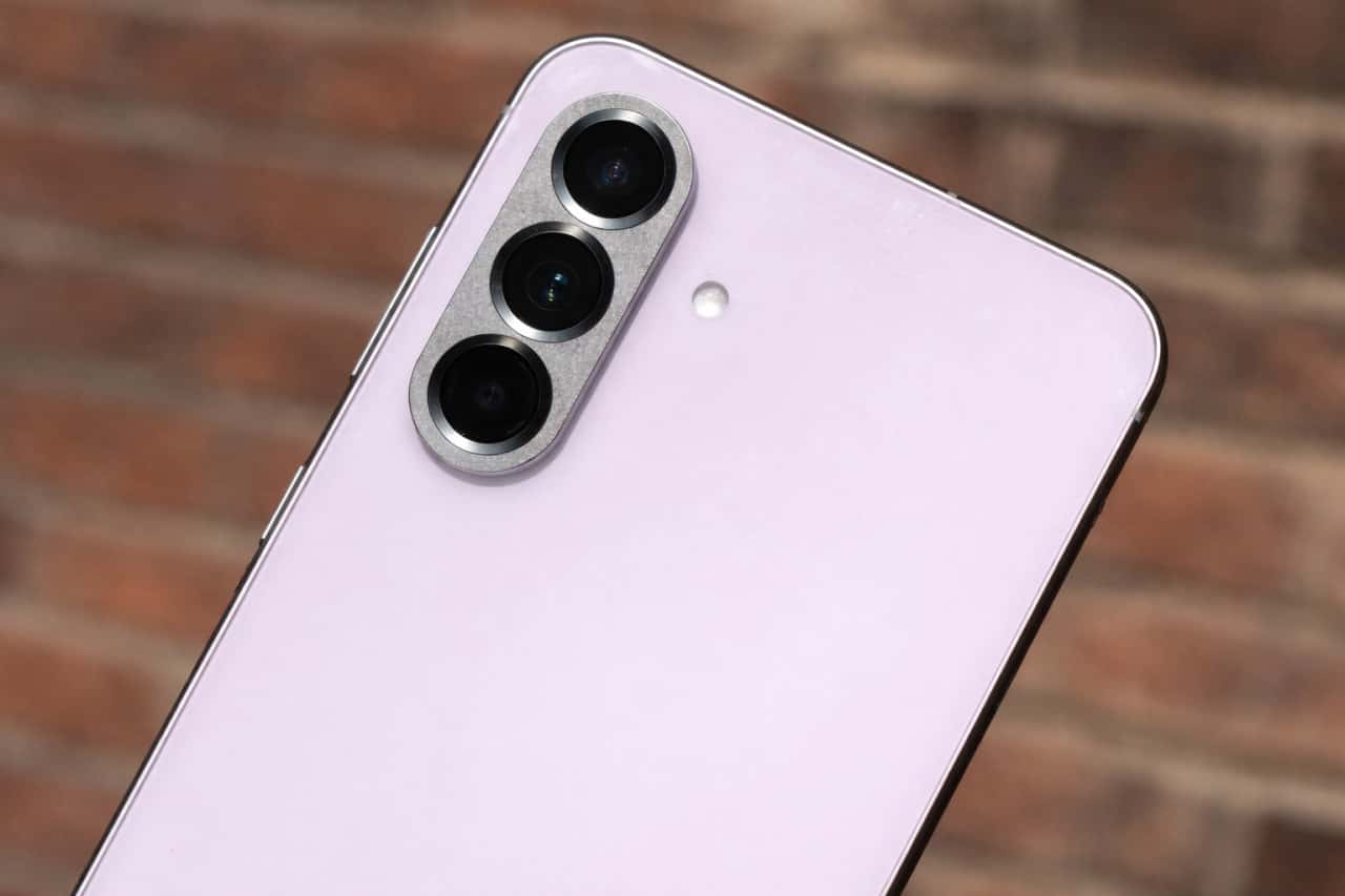 Samsung Galaxy A56 100 yevroga arzonladi