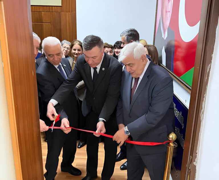 Центр узбекского языка и литературы открыли в Азербайджане