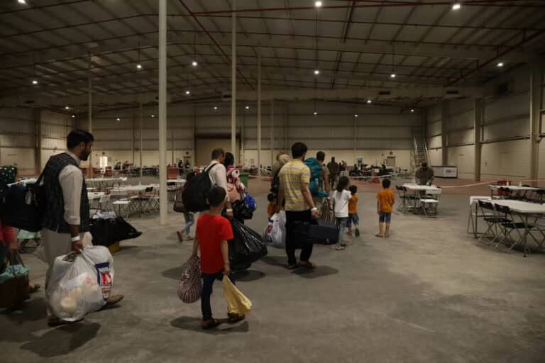 AQSh Qatarda qolgan afg‘onlarni vataniga qaytarish uchun pul ajratmoqda