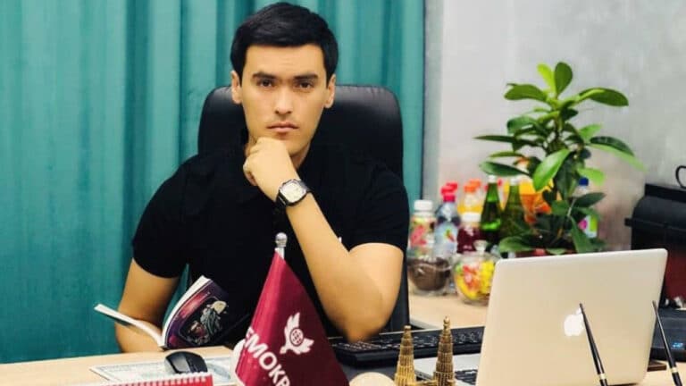 Demokrat.uz rahbari pora bilan ushlandi