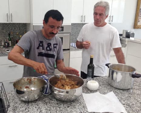 Epshteyn bilan suratlari tarqalgan arab milliarderi iste’foga chiqdi