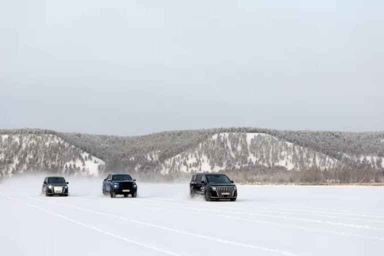 JAC RF8 miniveni va T9 pikapini ekstremal sovuqda sinovdan o‘tkazdi