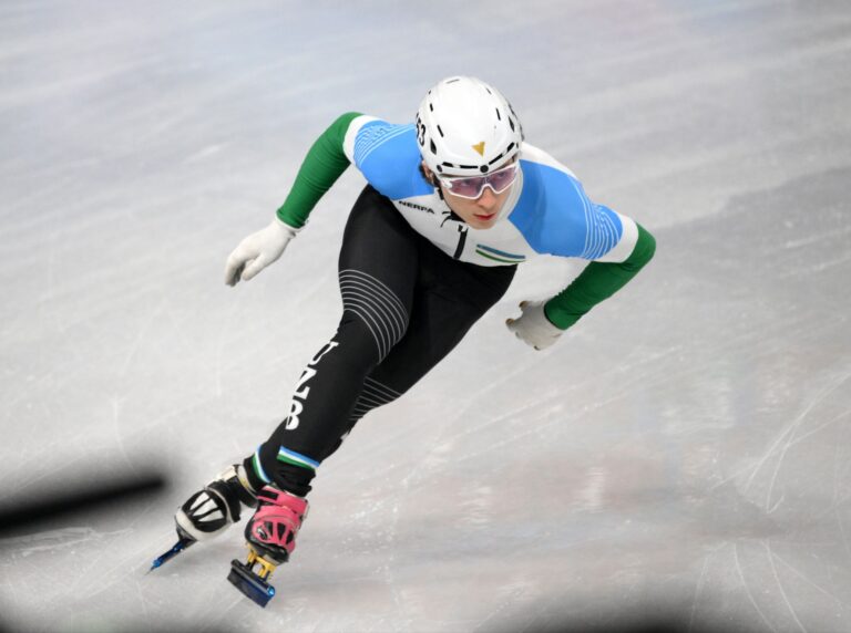 Зимние Олимпийские игры: Даниил Ейбог вышел в полуфинал по шорт-треку
