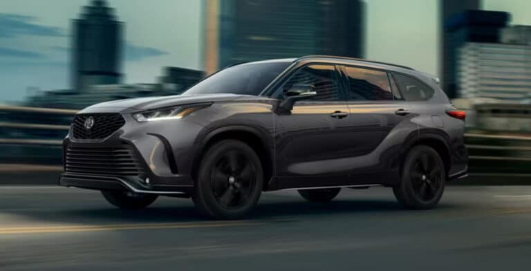 Toyota Highlander 2026 avtomobili sotuvga chiqdi