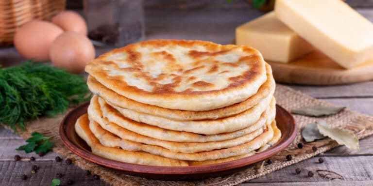 Saharlik nonushtasi: pishloqli xachapuri