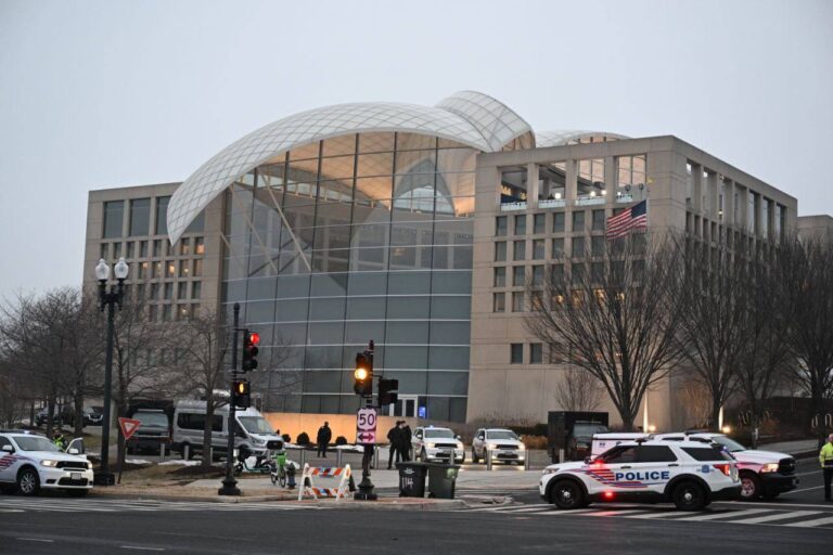 Tinchlik kengashi birinchi sammiti: Davlat yetakchilari Vashingtonga yetib kelmoqda