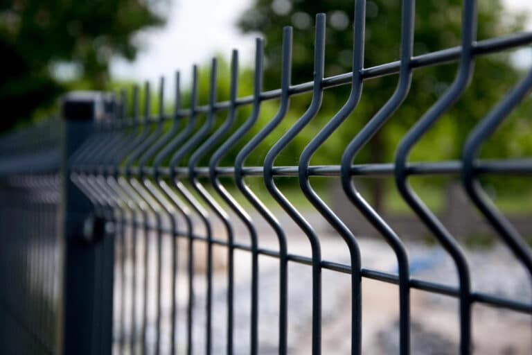 Ko‘chalarga panjara o‘rnatish masalasida Toshkent hokimiga so‘rov yuborildi