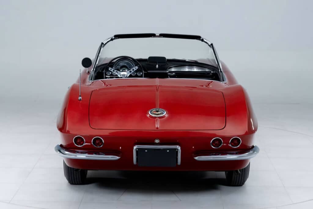 «64 yoshli» Chevrolet Corvette C1 auksionga qo‘yildi / Foto: Mecum