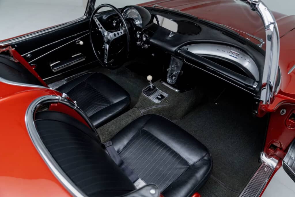 «64 yoshli» Chevrolet Corvette C1 auksionga qo‘yildi / Foto: Mecum