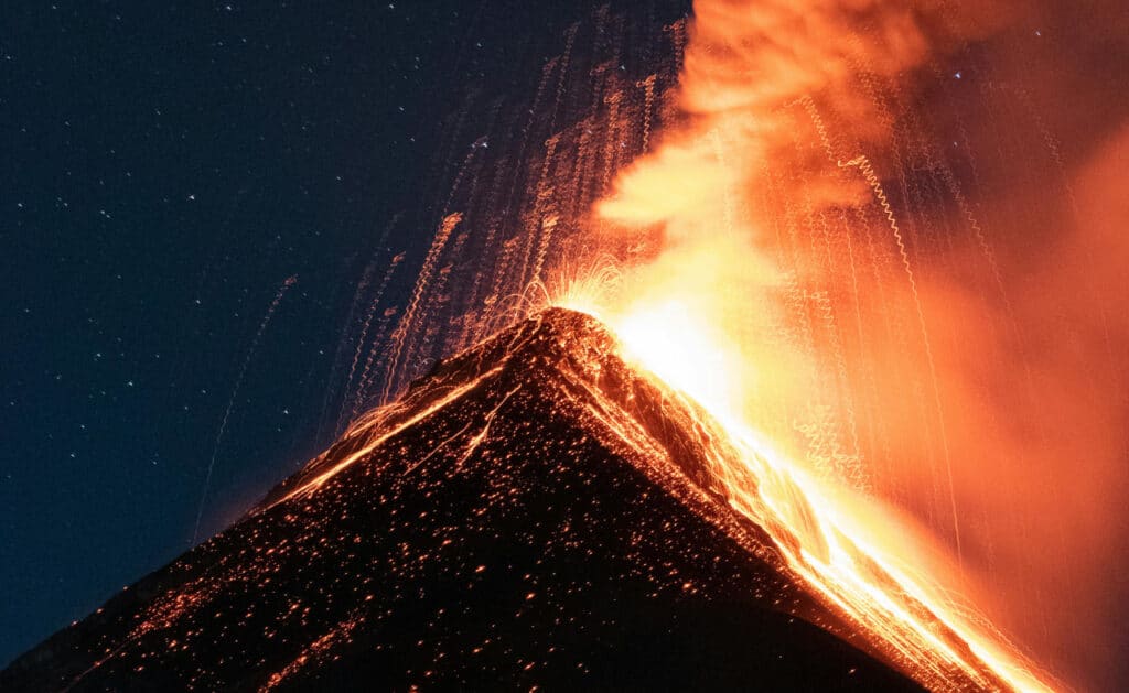 Kolumbiyada kuchli loy vulqoni otildi