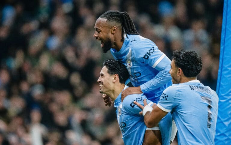 Хусанов цементирует оборону: Манчестер Сити уверенно шагает в финал Кубка лиги и сыграет с Арсеналом
