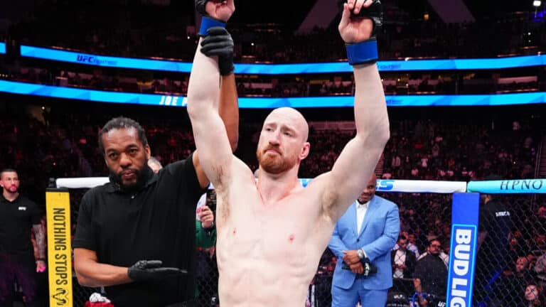 Джо Пайфер нокаутировал Исраэля Адесанью на UFC Fight Night 271