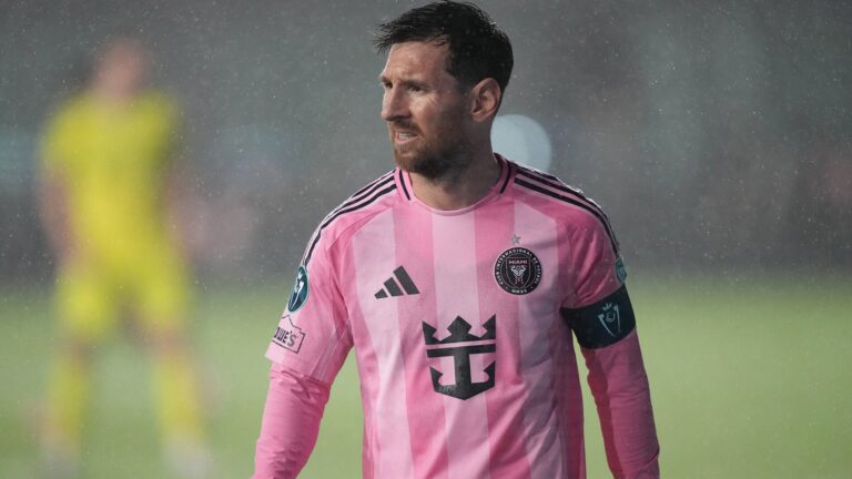 Lionel Messi faoliyatidagi 900-golini kiritdi