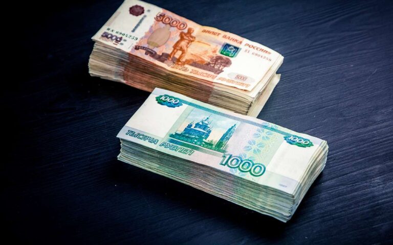 Rossiyadan rubl va oltin olib chiqish cheklandi