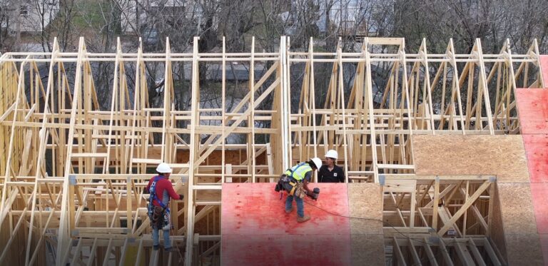 Uzbekistan Considers Site-Based Insurance Model for Construction Workers