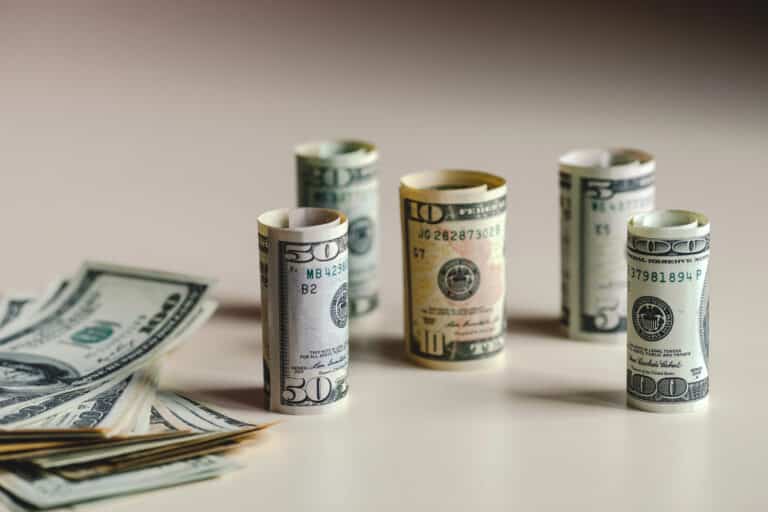 Dollar tushdi: 26-mart uchun valyutalar kursi e’lon qilindi