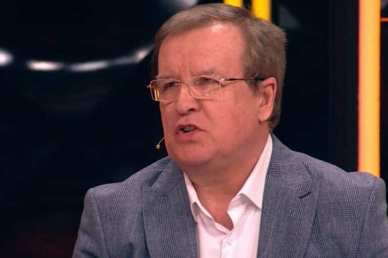 Создатель «Комбинации» Виталий Окороков встретился с Лизой Мялик спустя годы в студии «Привет, Андрей»