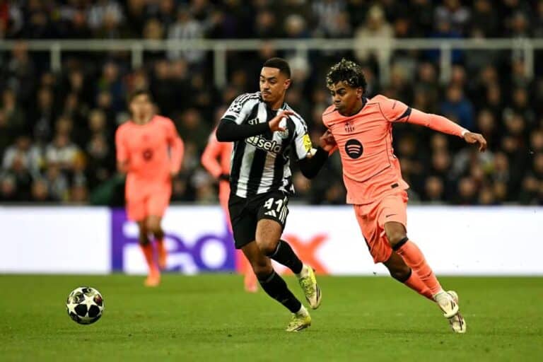 Барселона ушла от поражения в концовке матча с Ньюкаслом