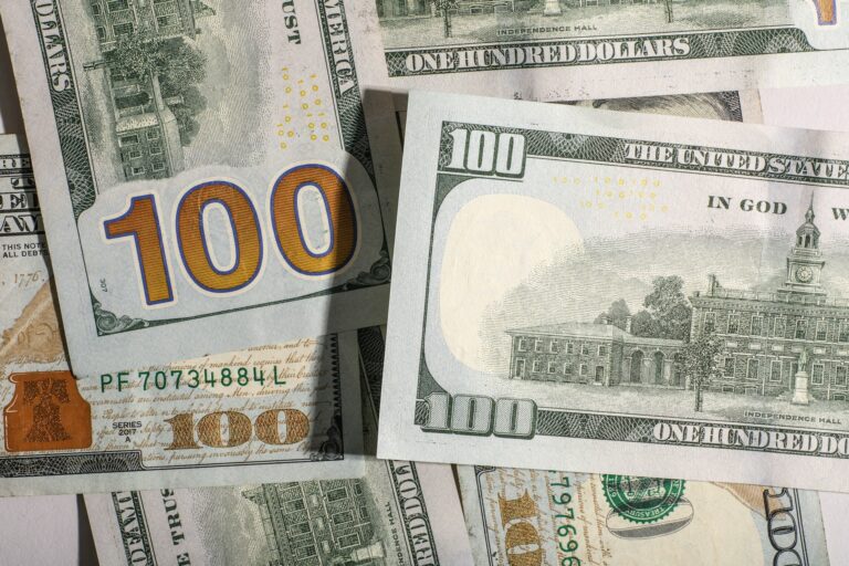 Курс доллара в Узбекистане сегодня, 1 апреля