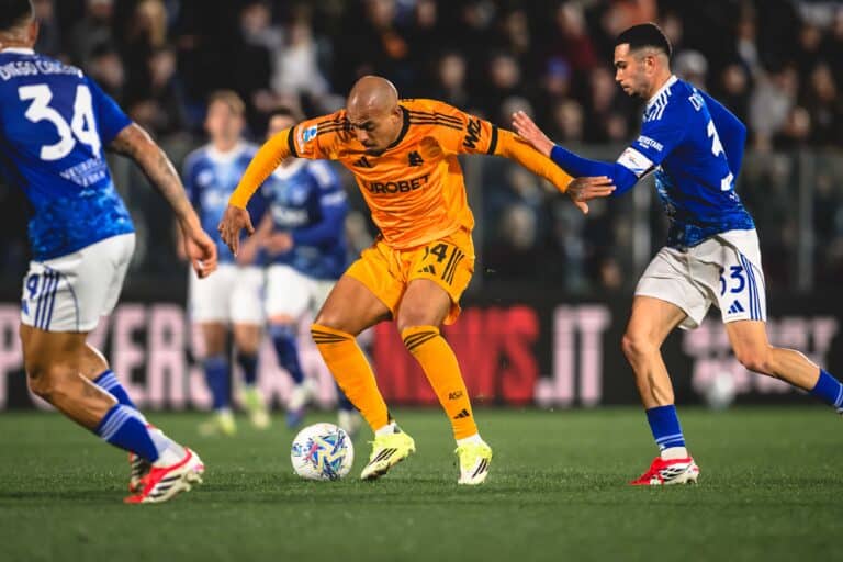 Камбэк под дождем: Комо перевернул матч с Ромой в концовке