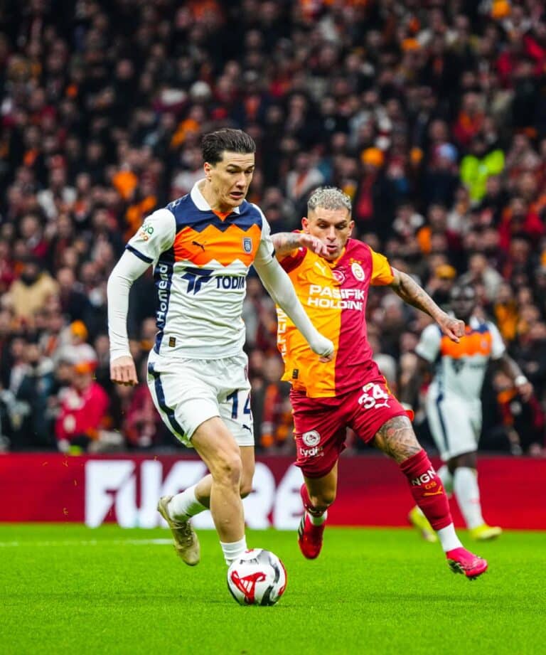 Удаление сломало игру: Шомуродов в старте, а Галатасарай разгромил Башакшехир