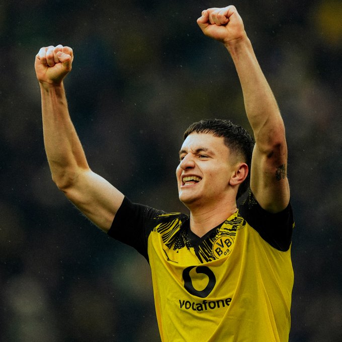 Уверенная победа: Боруссия Дортмунд обыграла Аугсбург