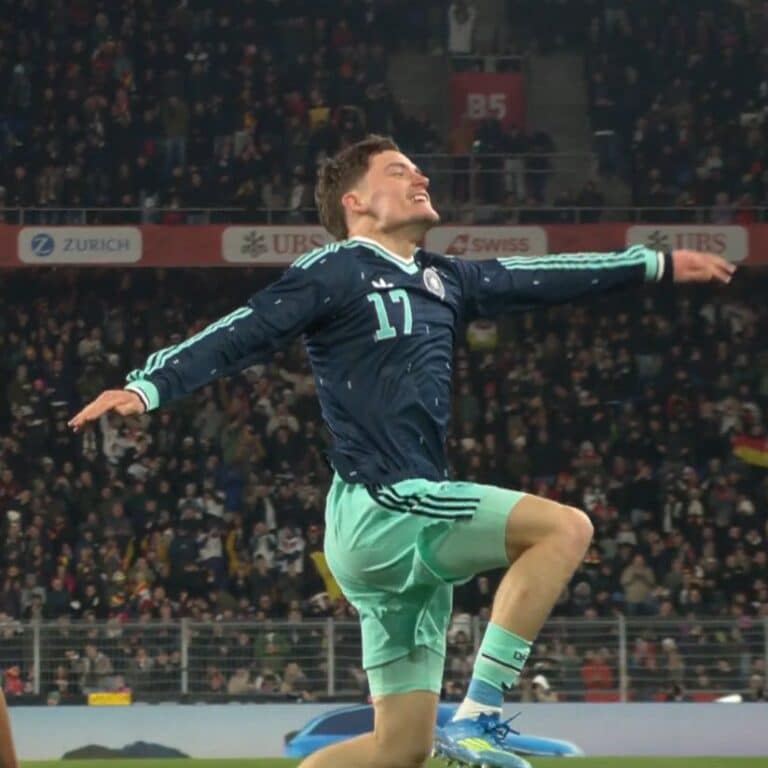 Вирц зажег в Базеле: Германия вырвала победу у Швейцарии в матче с семью голами