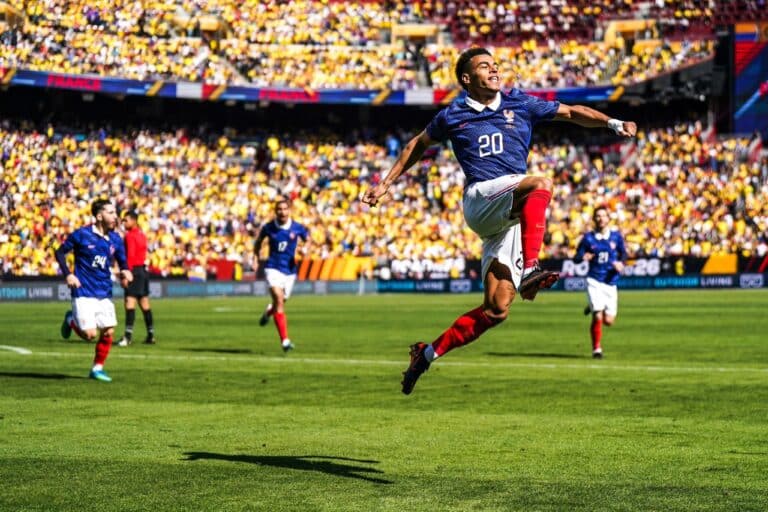 Франция оказалась сильнее Колумбии в товарищеском матче