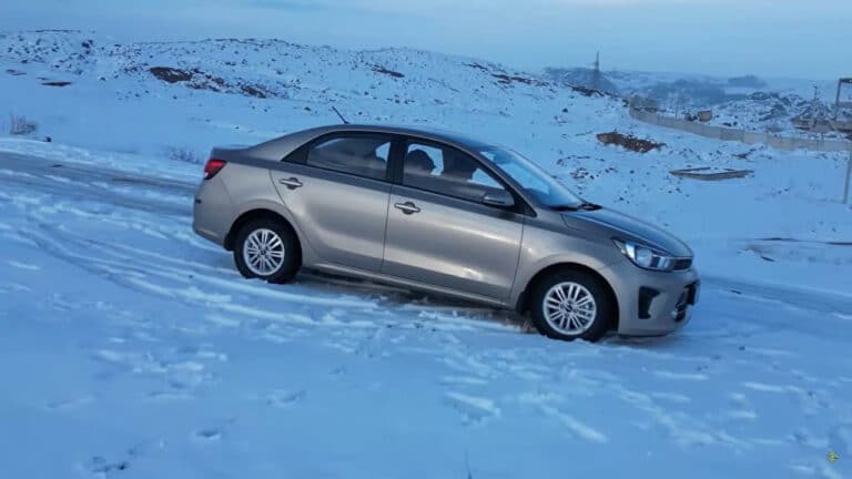 Kia Soluto Chevrolet Cobalt o‘rnini bosa oladimi — bloger sharhi