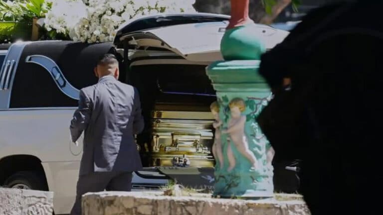 Meksikalik narkobaron El Mencho oltin tobutda dafn etildi