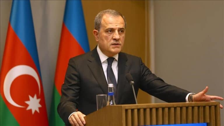 Ozarbayjon Erondagi diplomatik xodimlarini evakuatsiya qiladi