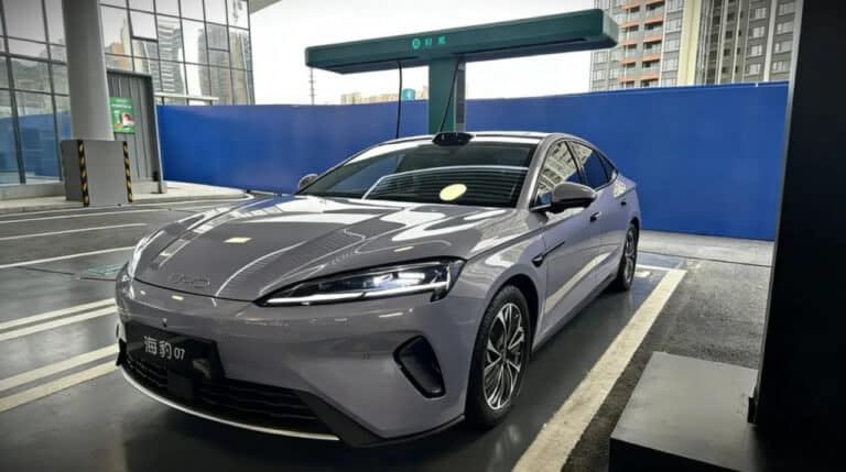 BYD 5 daqiqalik tez zaryadlash tarmog‘ini kengaytiradi