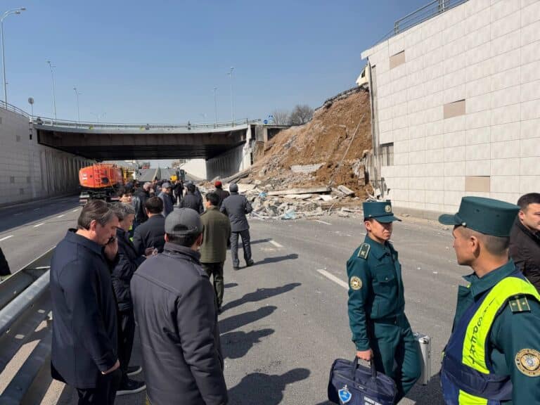 Temur Malik va Buyuk Ipak yo‘li chorrahasida o‘pirilgan yo‘l sabab avtobus yo‘nalishlari o‘zgardi — ro‘yxat