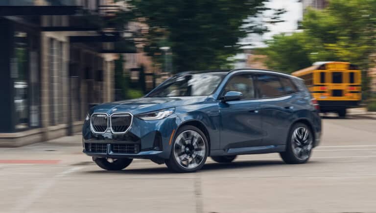 BMW yuz minginchi krossoverini ishlab chiqardi