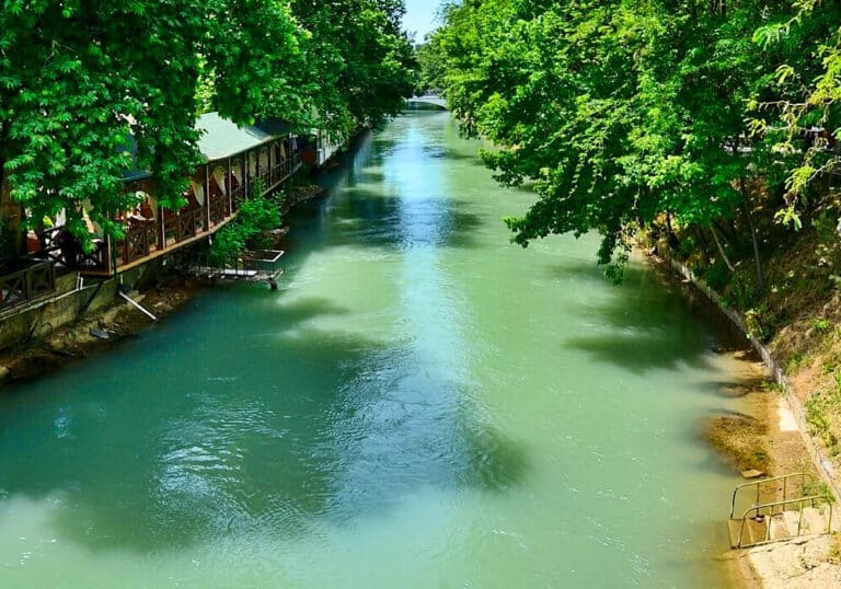 Salar oqova suv inshooti: badbo‘y hidlar bilan kamaytirish vaqti keldi