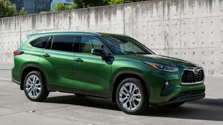 Toyota 550 mingdan ortiq krossoverini qaytarib olmoqda